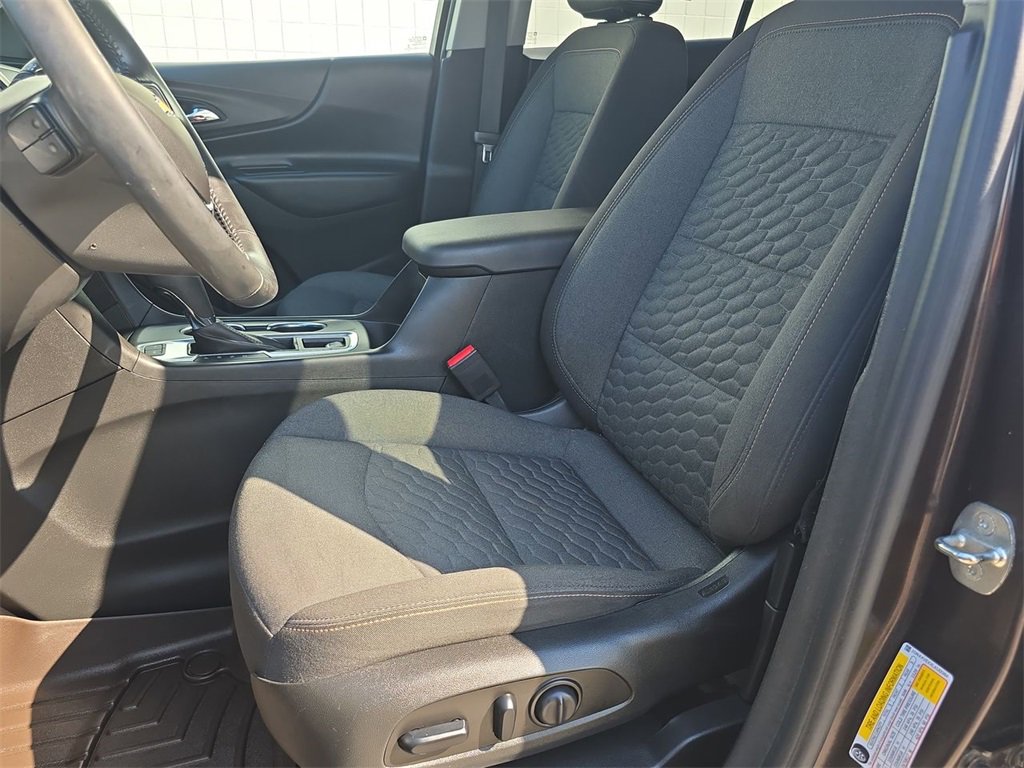 2020 Chevrolet Equinox LT photo 19