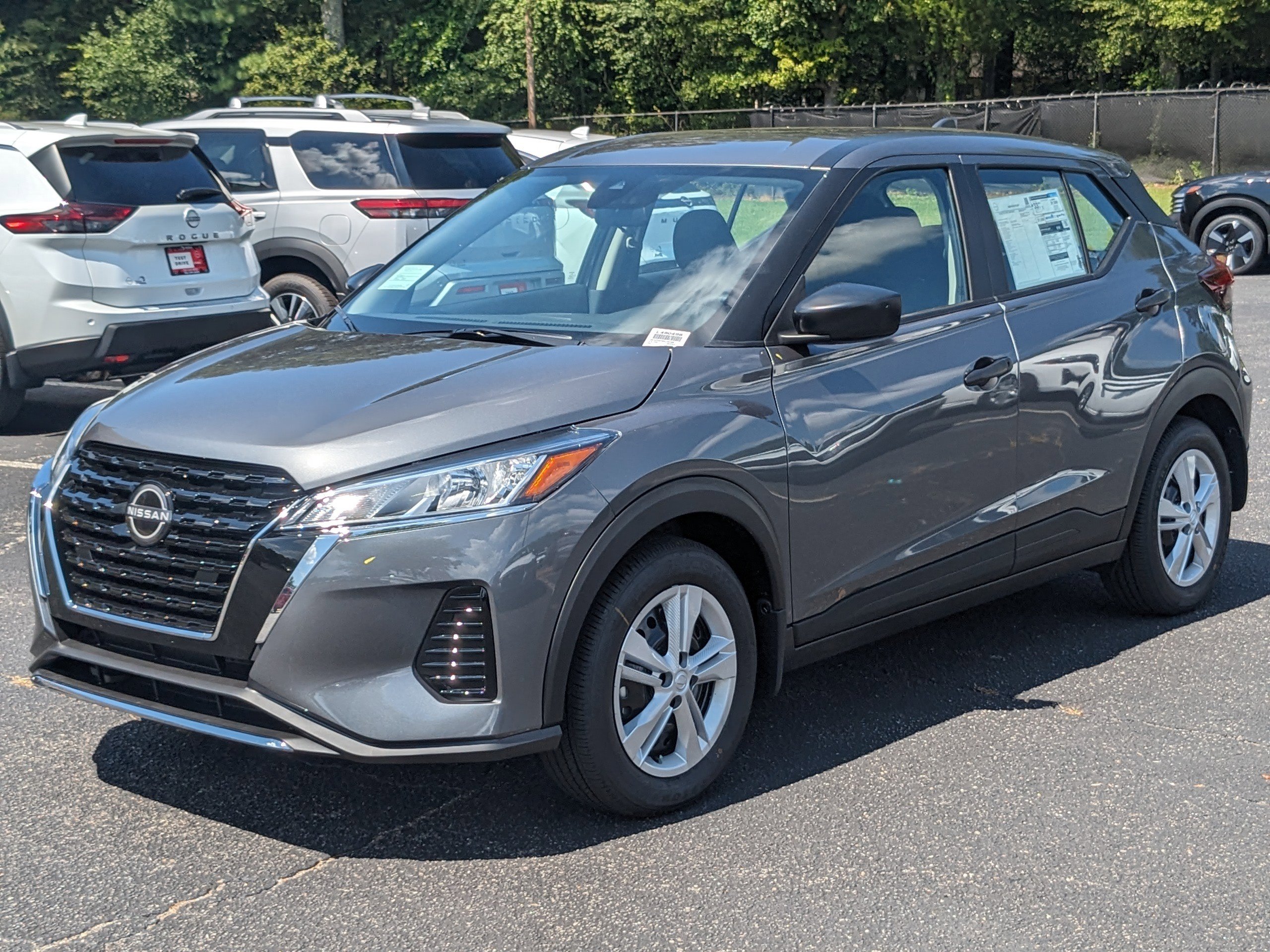2025 Nissan Kicks Play S photo 3