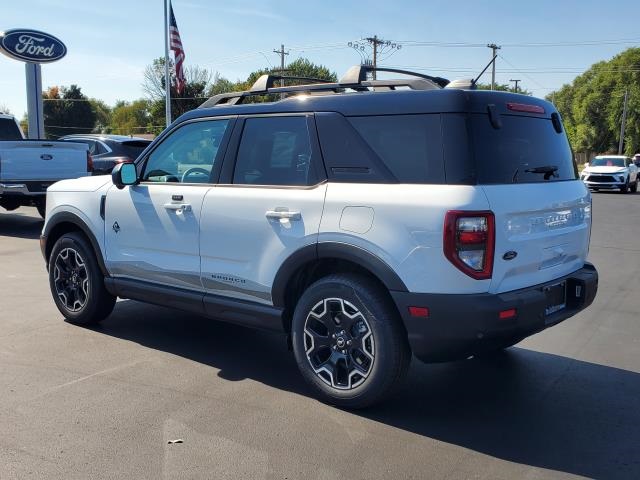 2025 Ford Bronco Sport Outer Banks photo 4