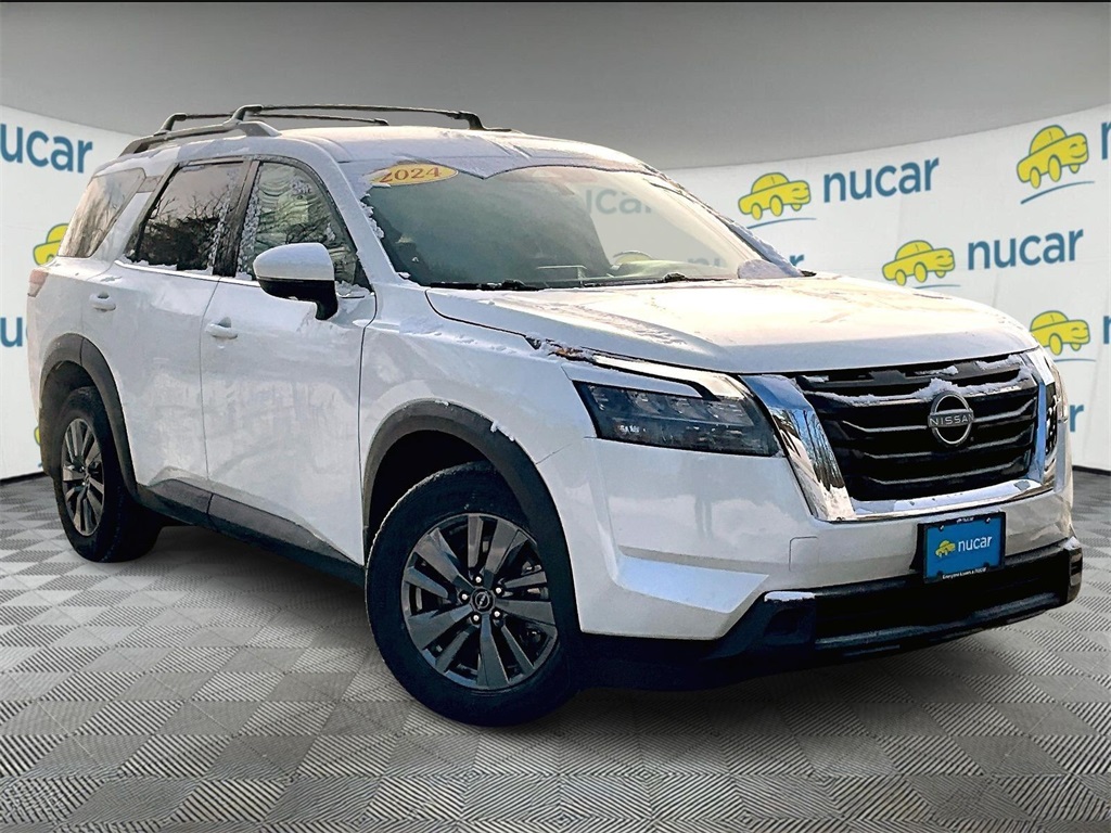 2024 Nissan Pathfinder SV's photo