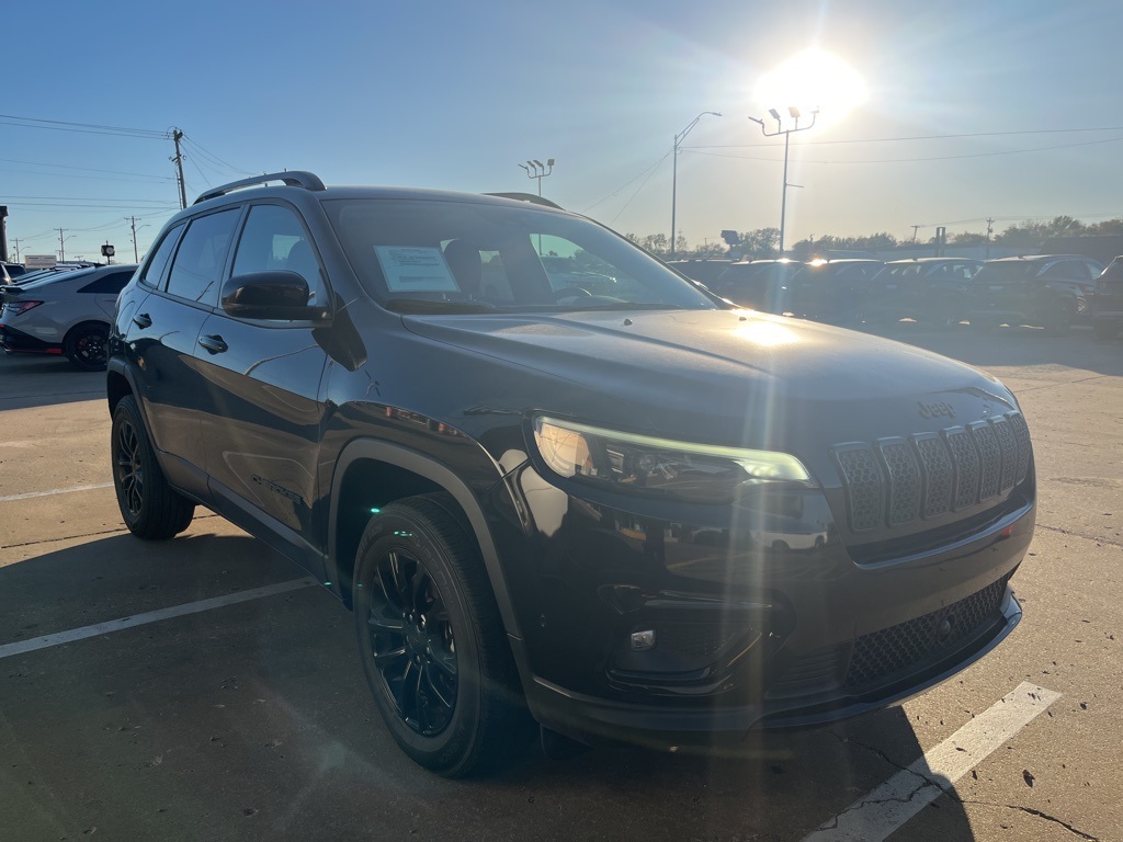 2023 Jeep Cherokee Altitude photo 2