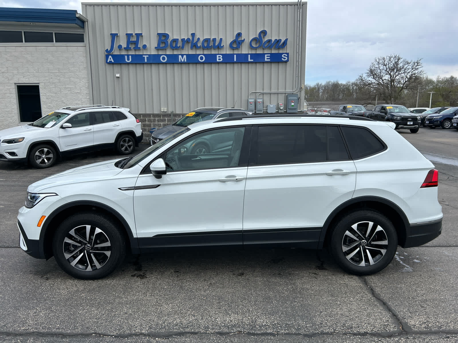 2024 Volkswagen Tiguan S photo 6