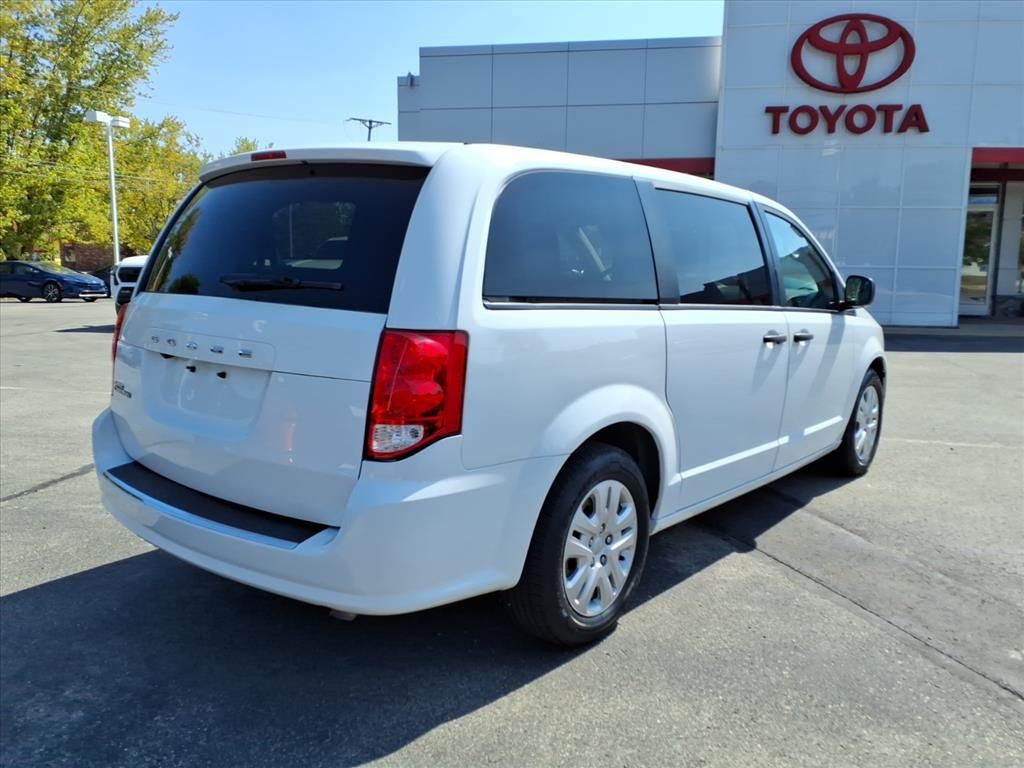 2019 Dodge Grand Caravan SE photo 2