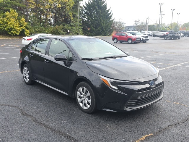 Used 2024 Toyota Corolla LE with VIN JTDBCMFE5R3039849 for sale in Northfield, Minnesota