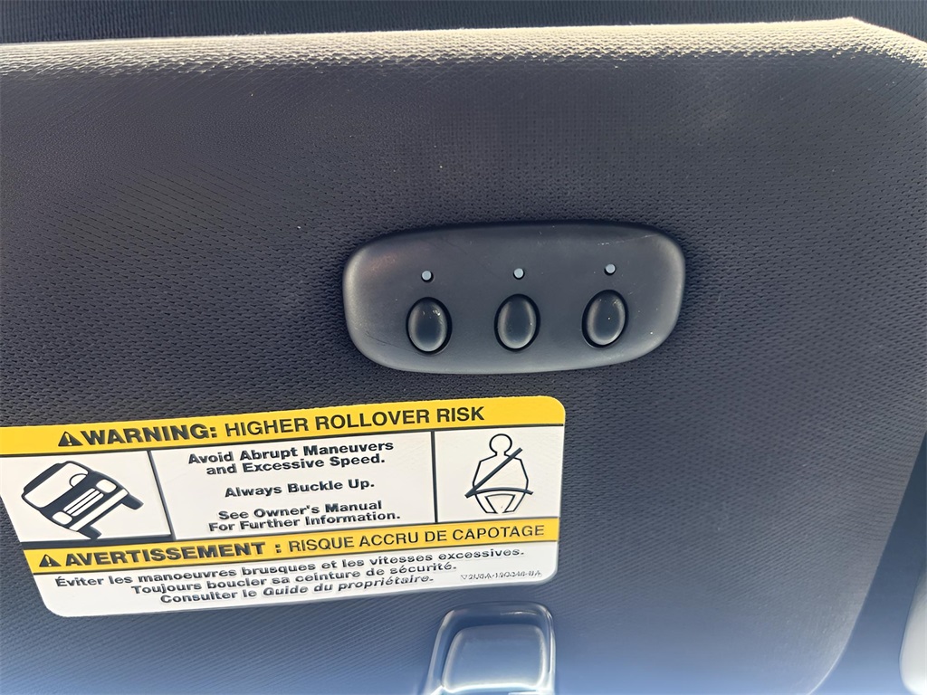 2010 Ford Escape Limited photo 20