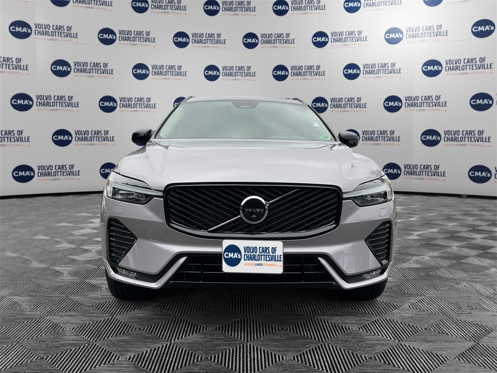 2026 Volvo XC60 B5 Plus photo 8