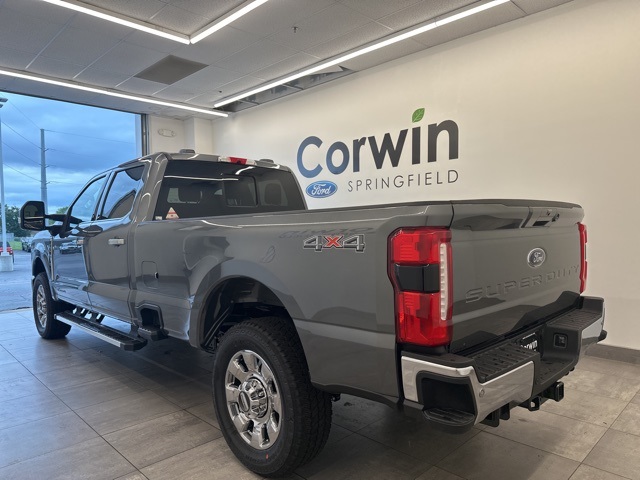 2025 Ford F-350 Lariat photo 6