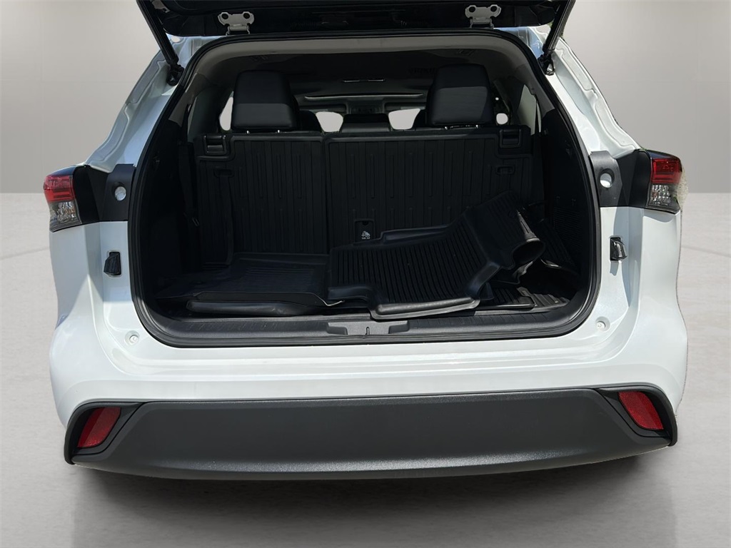 2022 Toyota Highlander XLE photo 30