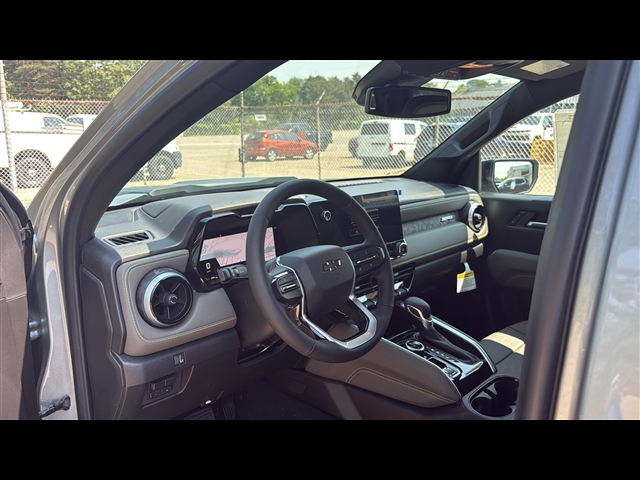 2025 Chevrolet Colorado ZR2 photo 9