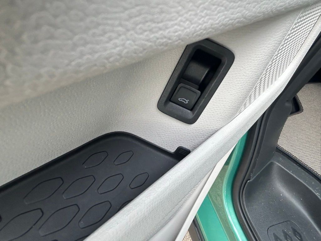 2025 Volkswagen ID. Buzz Pro Plus photo 56