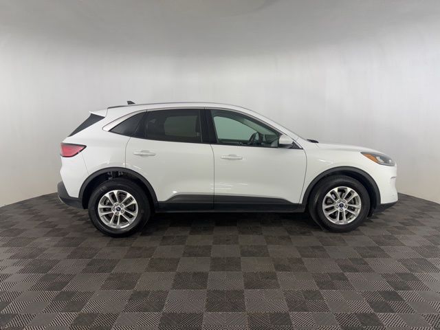 2021 Ford Escape SE photo 3