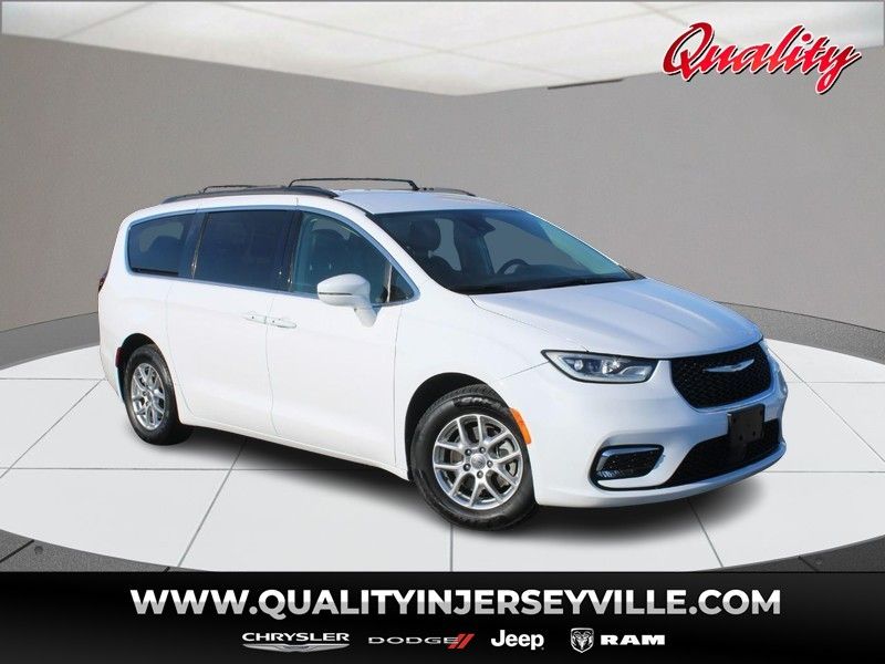 2022 Chrysler Pacifica Touring L's photo