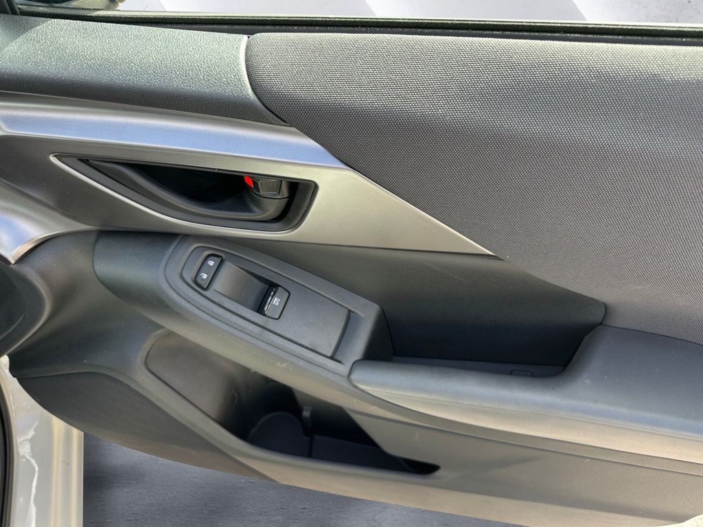 2025 Subaru Impreza Base photo 11
