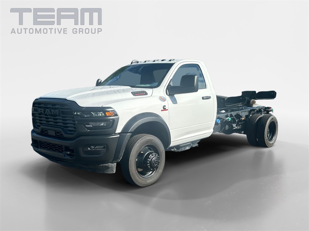 2025 Ram 5500 Tradesman photo 3