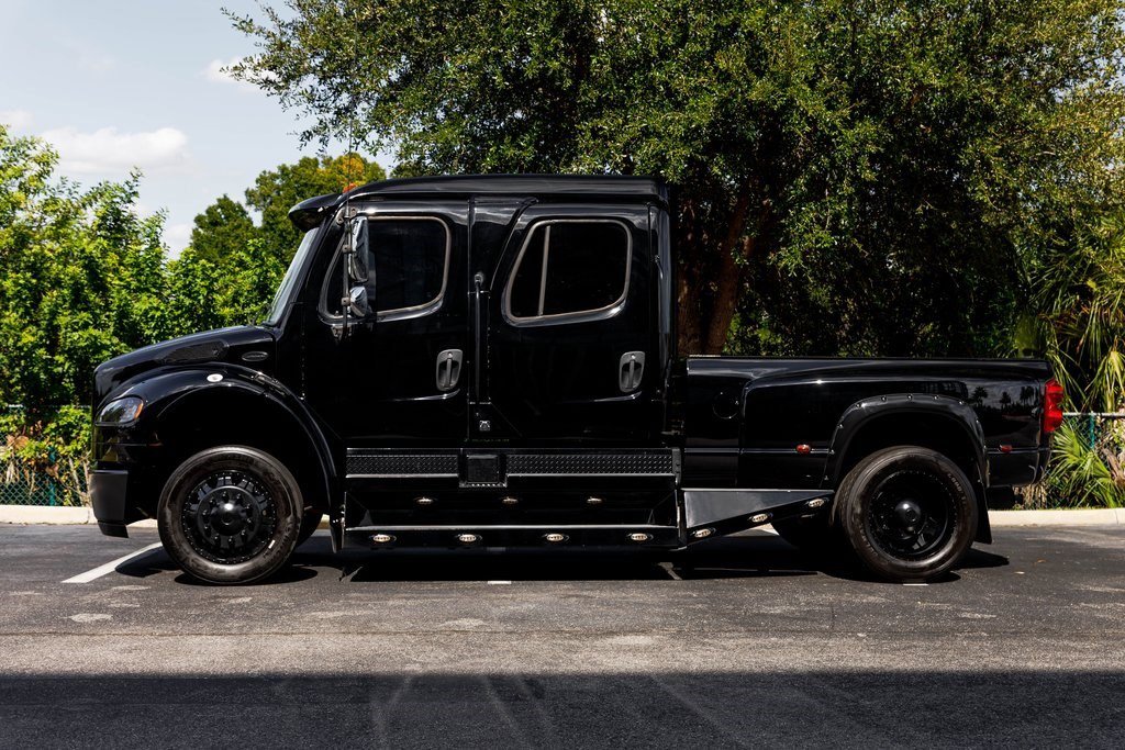 2010 Freightliner M2 106 Sport Chassis photo 2