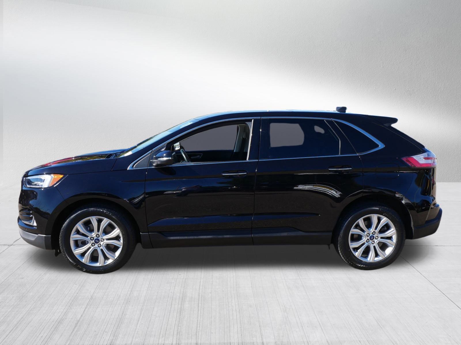 2022 Ford Edge Titanium photo 4