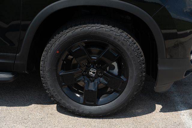 2025 Honda Ridgeline Black Edition photo 10
