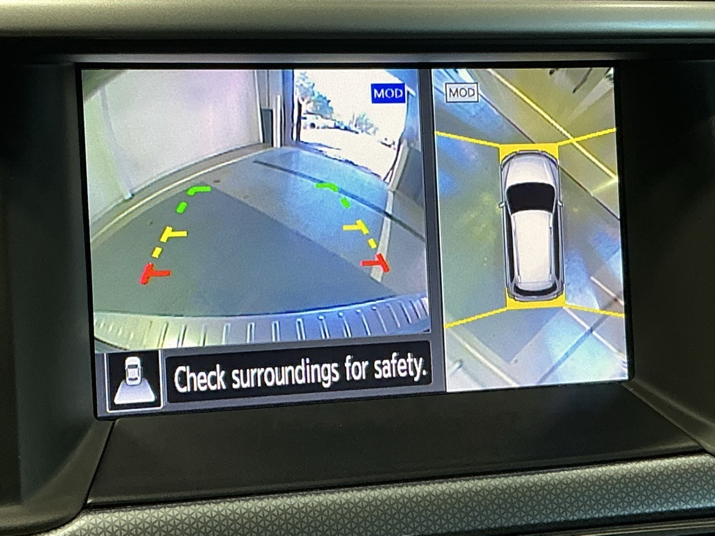 2019 Nissan Pathfinder SL photo 4