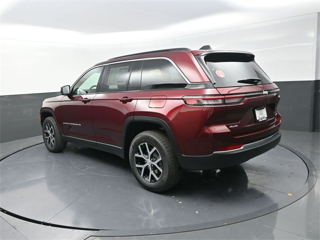 2025 Jeep Grand Cherokee Limited photo 4