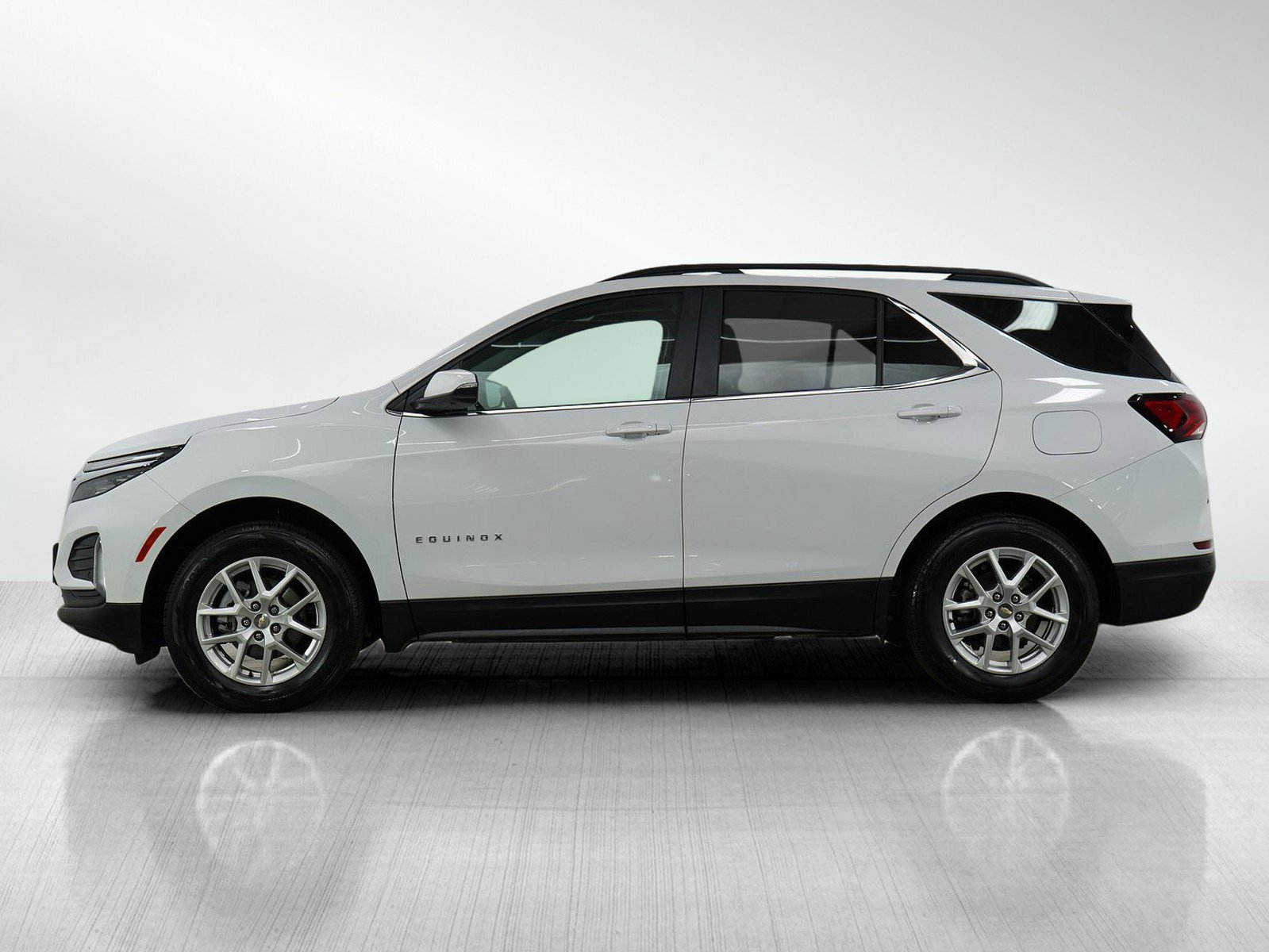 Used 2024 Chevrolet Equinox LT with VIN 3GNAXUEG3RL271896 for sale in Roseville, Minnesota