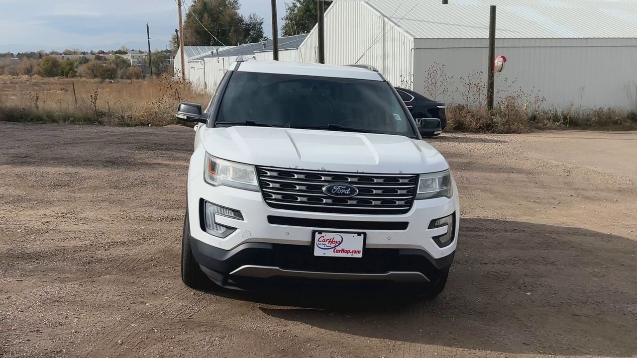 2016 Ford Explorer XLT photo 2