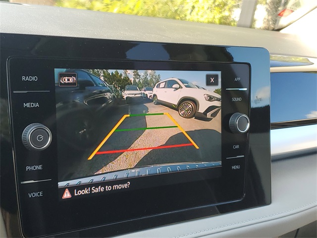 2025 Volkswagen Taos SE photo 25