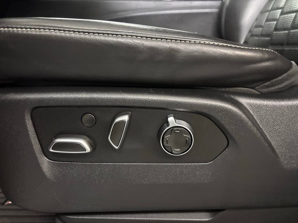 2021 Cadillac Escalade Premium Luxury Platinum photo 6