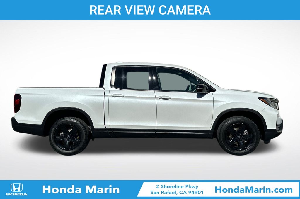 2022 Honda Ridgeline Black Edition photo 3