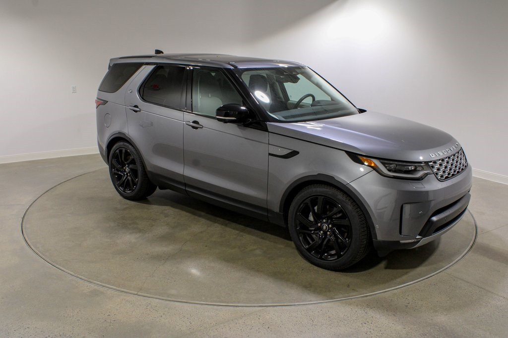 2025 Land Rover Discovery S photo 6