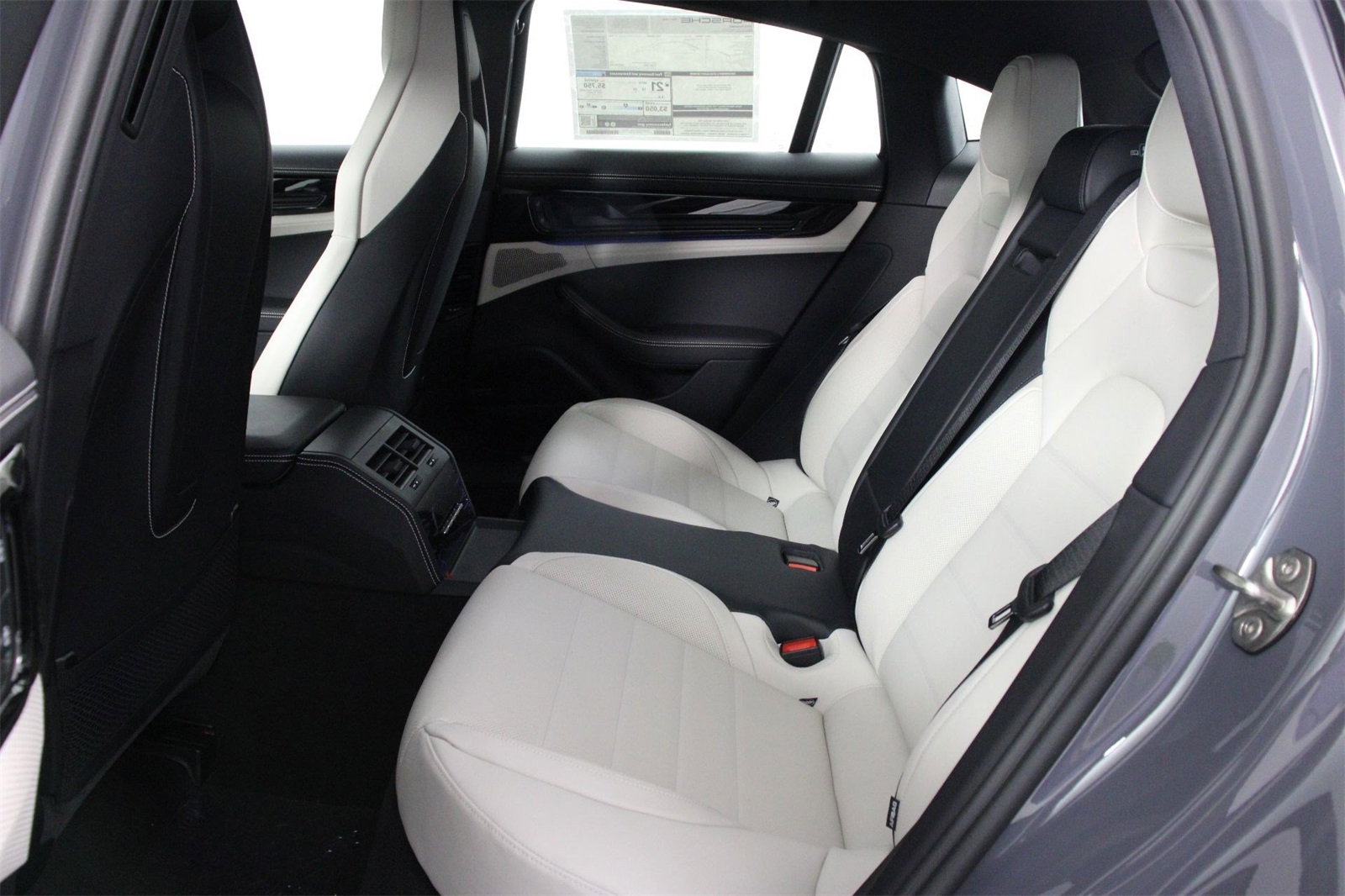 2025 Porsche Panamera 4 photo 16