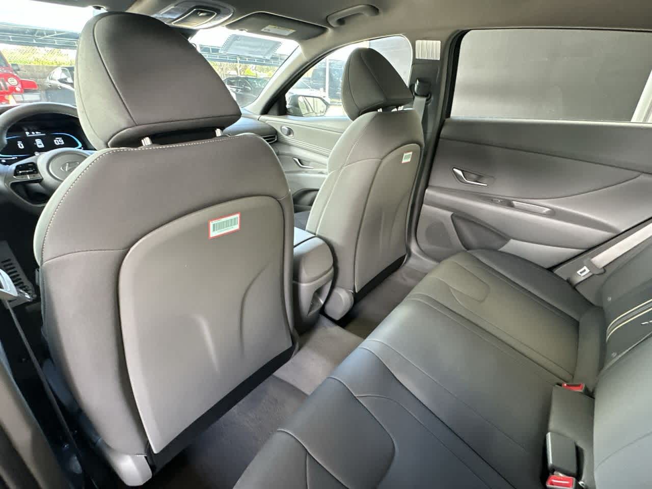 2025 Hyundai Elantra SEL Sport photo 17