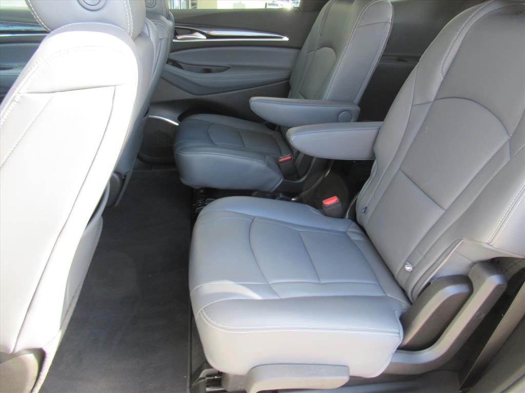 2018 Buick Enclave Essence photo 25