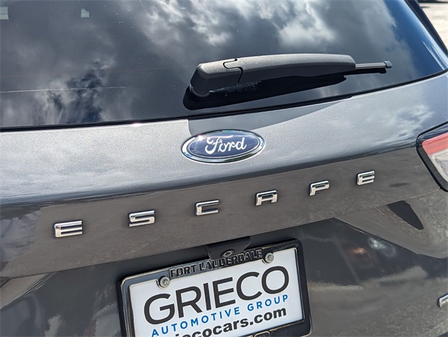 2021 Ford Escape Hybrid Titanium photo 10
