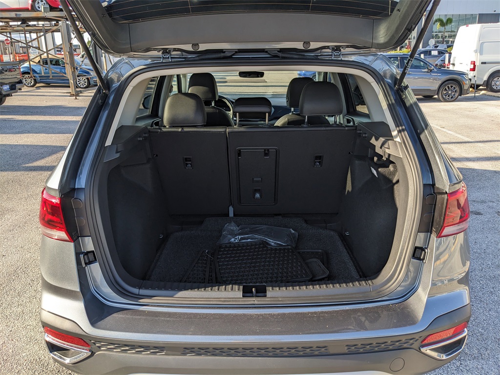 2024 Volkswagen Taos SE photo 12