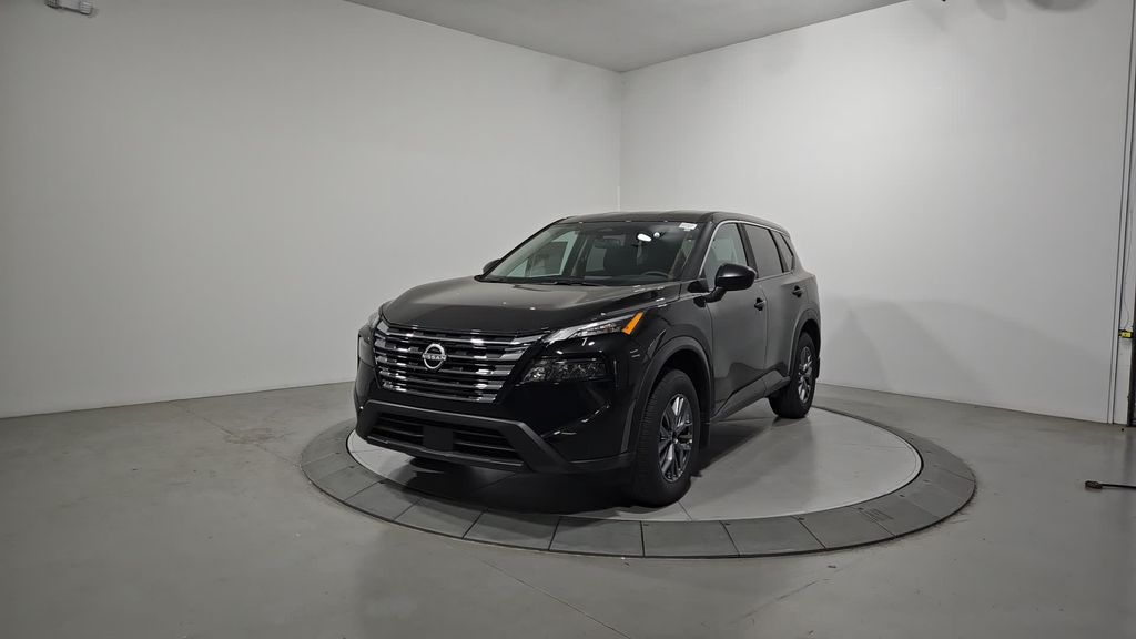 2025 Nissan Rogue S's photo