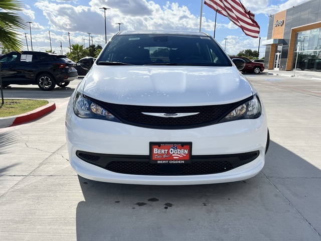 2026 Chrysler Voyager LX photo 2