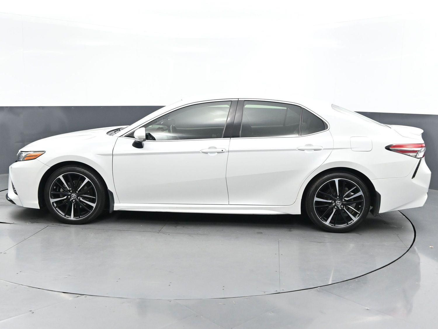 2018 Toyota Camry XSE photo 4