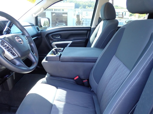 2024 Nissan Titan SV photo 12