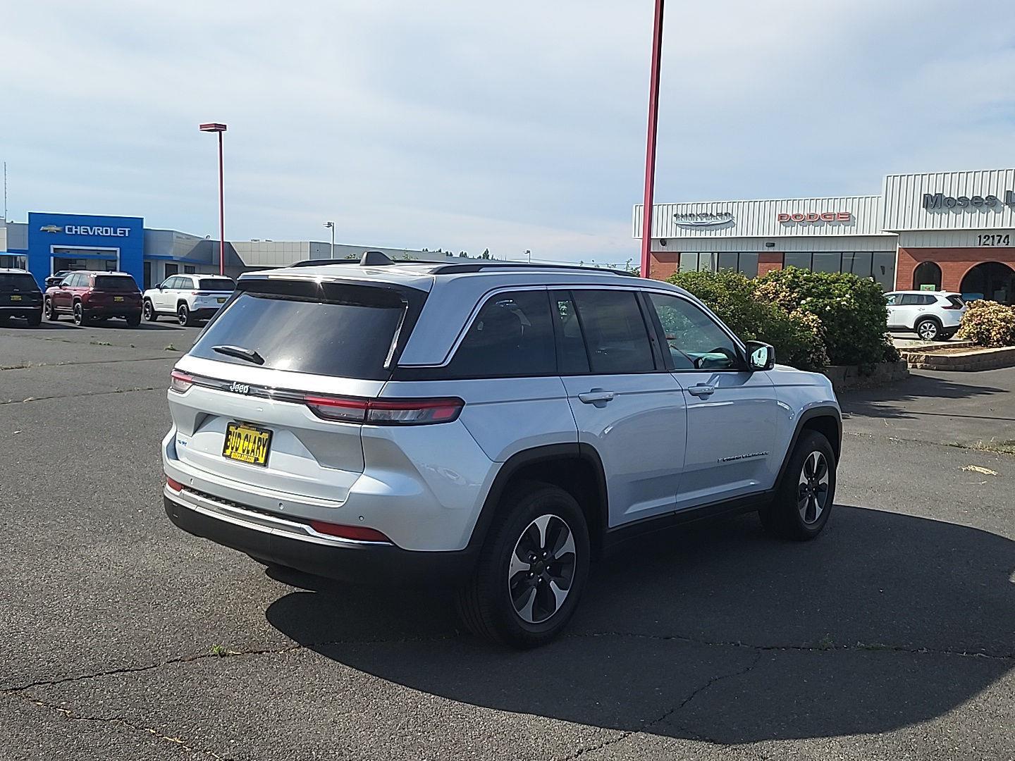 2023 Jeep Cherokee 4xe photo 5