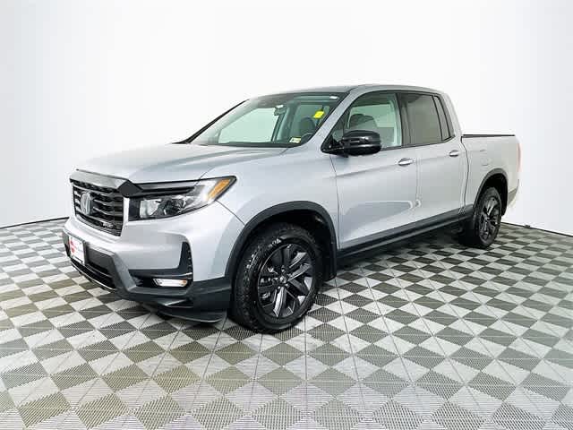 2023 Honda Ridgeline Sport photo 2