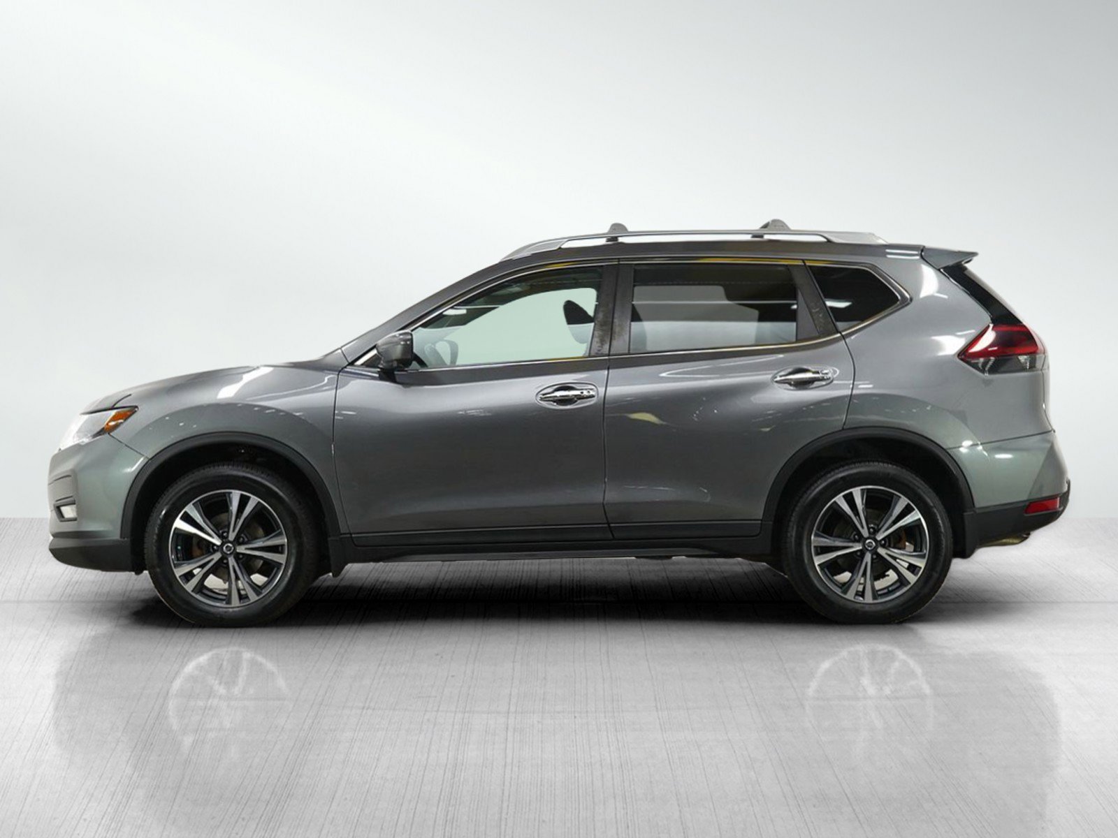 Used 2020 Nissan Rogue SV with VIN 5N1AT2MVXLC742840 for sale in Burnsville, Minnesota