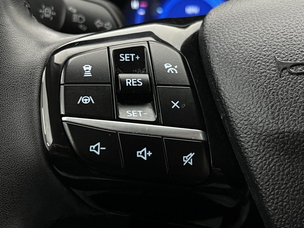 2022 Ford Escape SEL photo 31