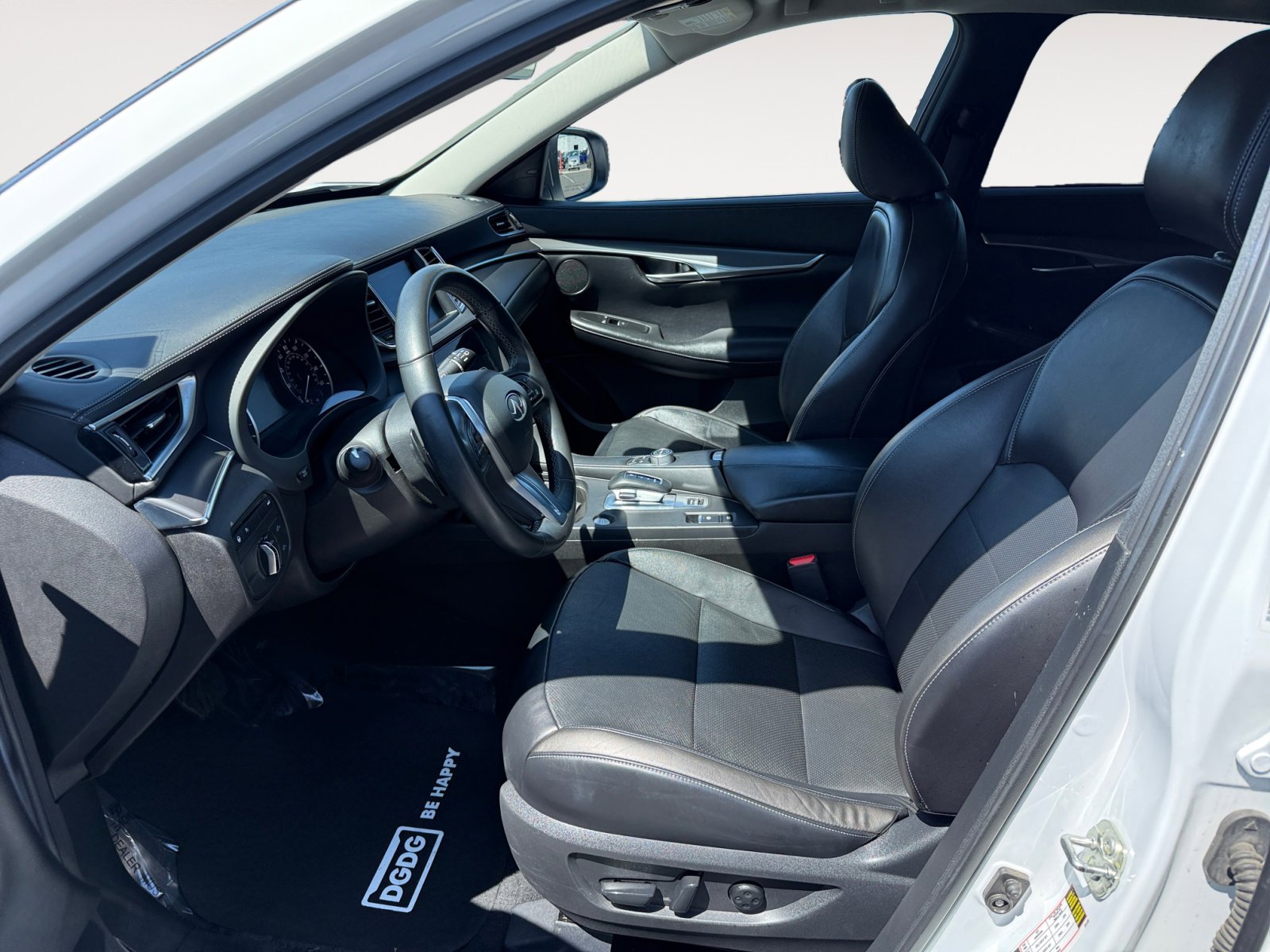 2024 Infiniti QX50 Luxe photo 10