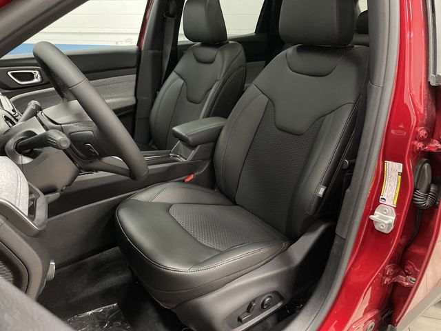 2025 Jeep Compass Latitude photo 4