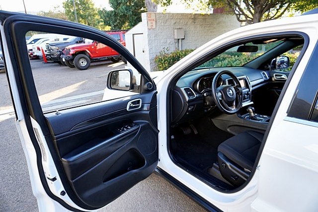 Used 2021 White Jeep Laredo E image 34