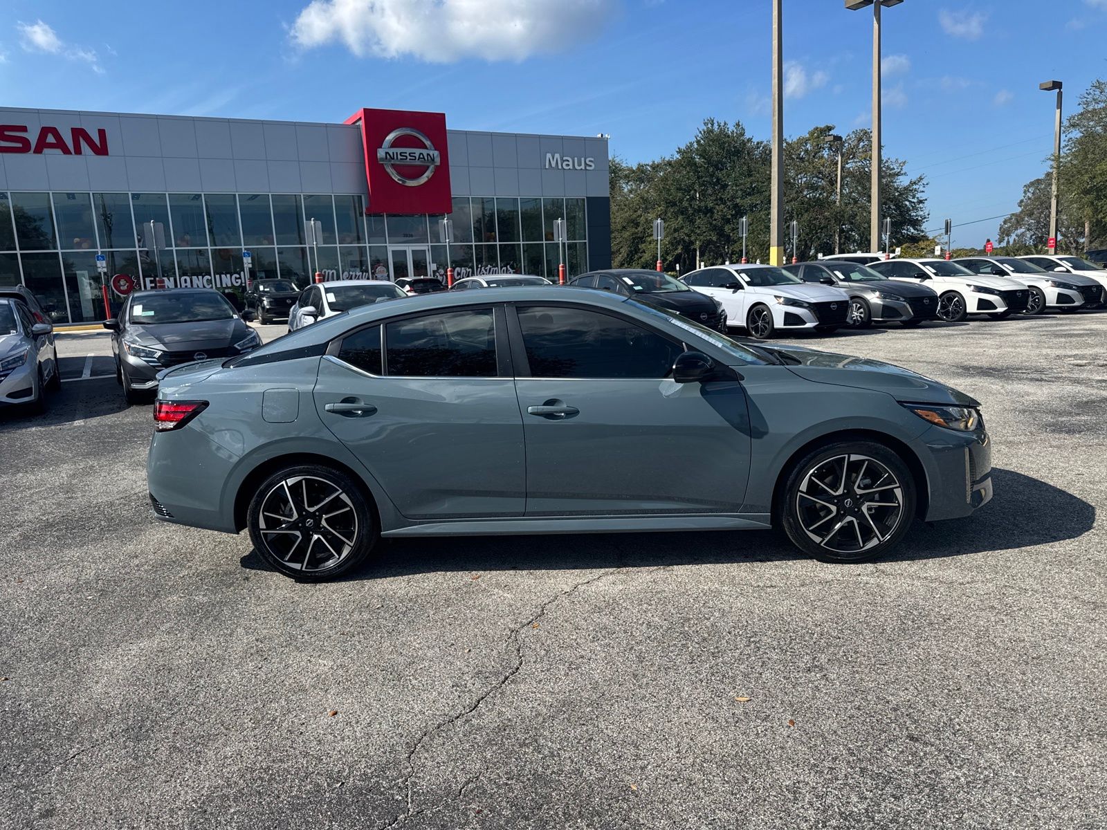 2025 Nissan Sentra SR photo 4