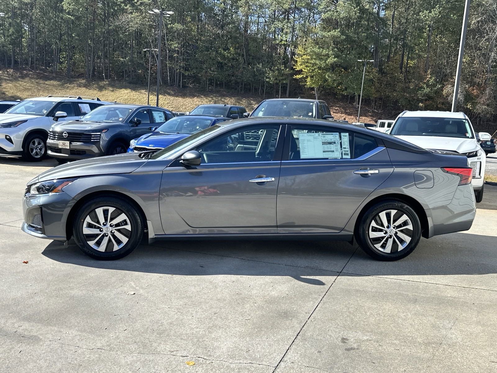 2025 Nissan Altima S photo 4