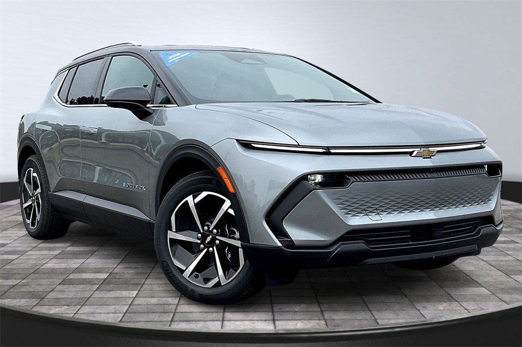 2026 Chevrolet Equinox EV 1LT photo 2