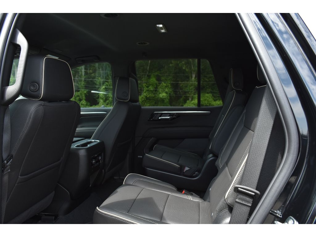 2025 Chevrolet Tahoe Premier photo 9