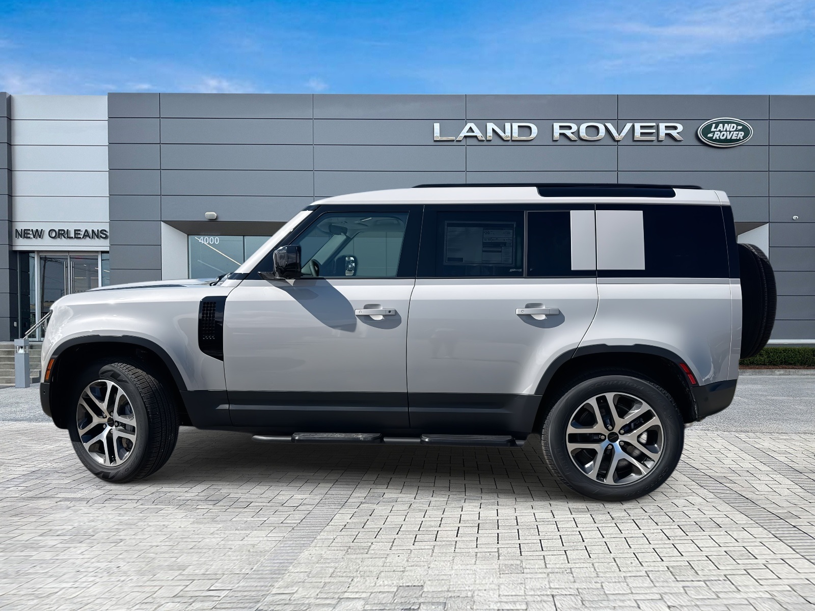 2026 Land Rover Defender 110 S photo 2